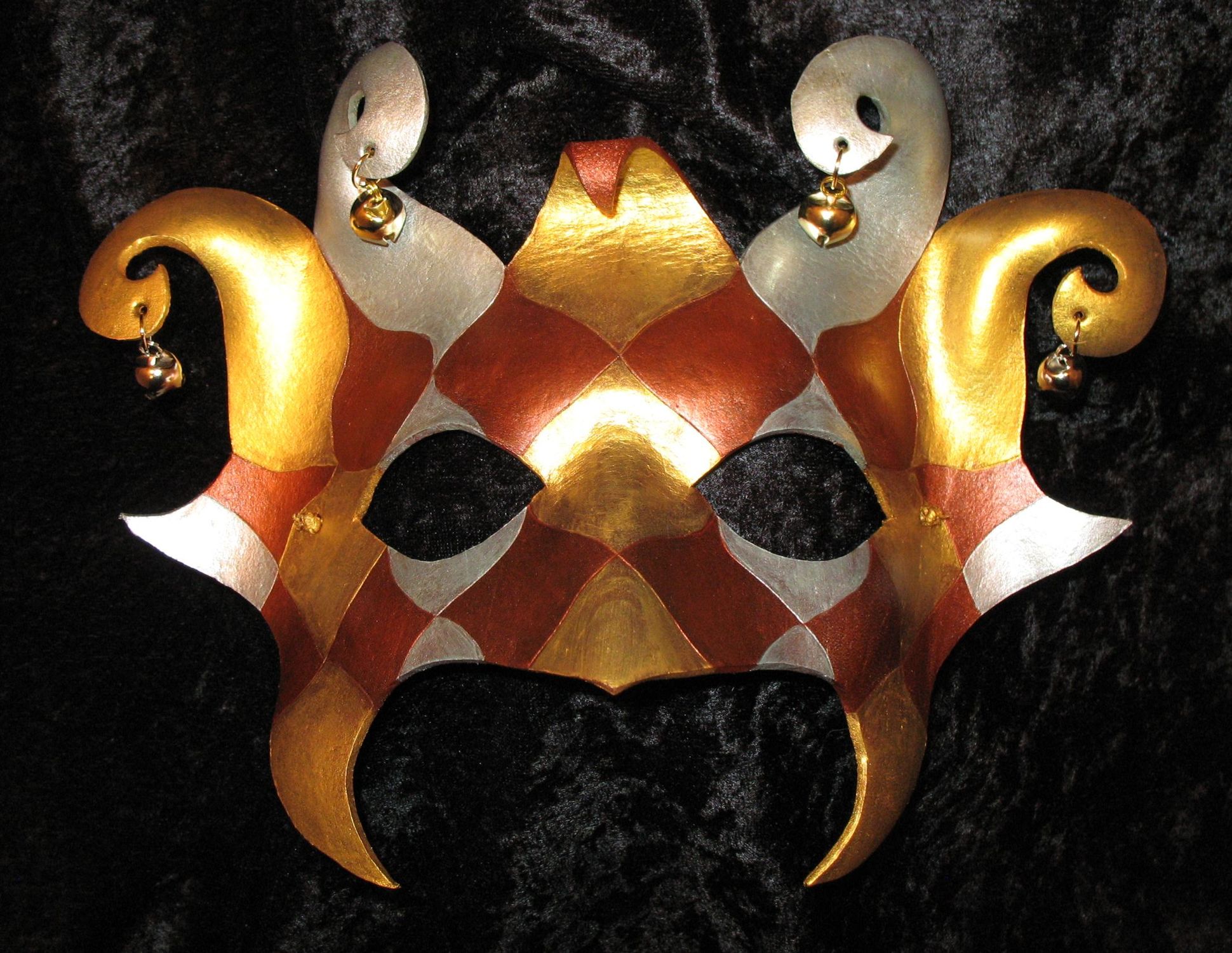 Tri-color metallics Dark Jester mask.